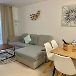 Capitain Jane's Beachside Haven Apartamento *