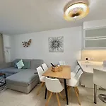 Capitain Jane's Beachside Haven Apartamento