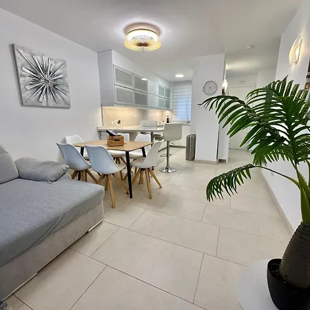 Capitain Jane's Beachside Haven Appartement