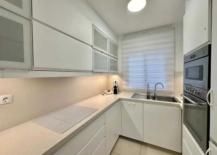 Capitain Jane's Beachside Haven דירה