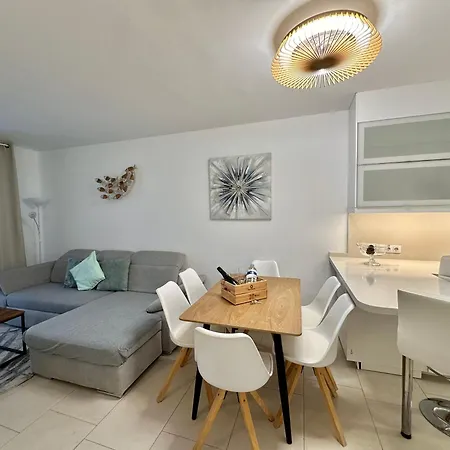 Capitain Jane's Beachside Haven Appartamento