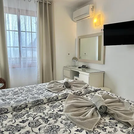Capitain Jane's Beachside Haven Appartamento *