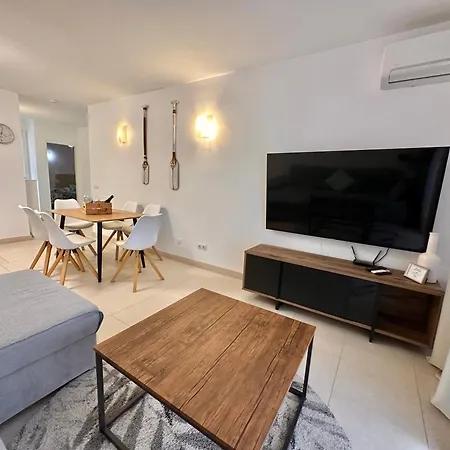 Capitain Jane's Beachside Haven Apartment *