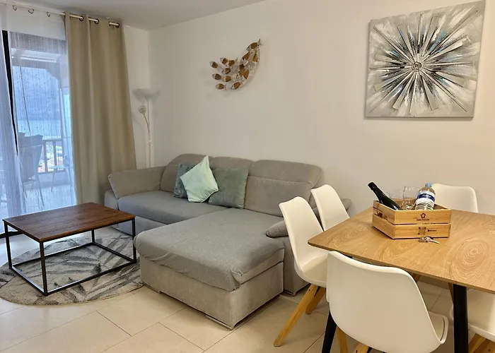 Capitain Jane's Beachside Haven Apartment *