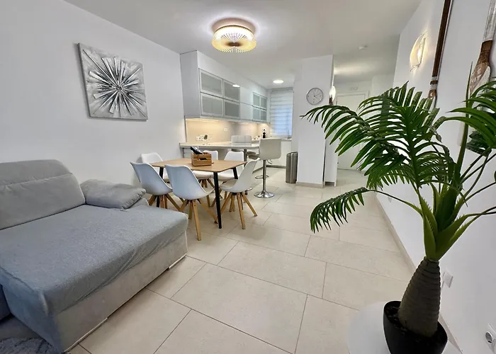 Capitain Jane's Beachside Haven Apartment